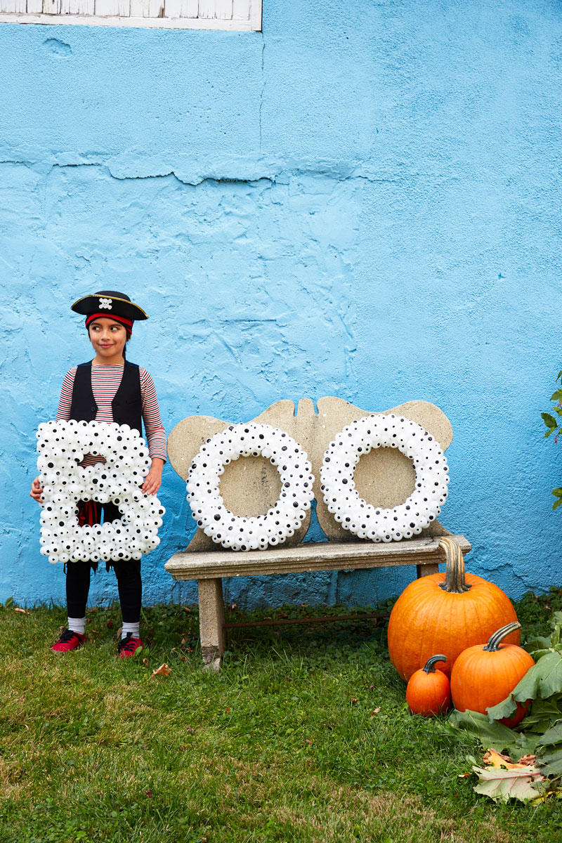 boo halloween eyeball wreath