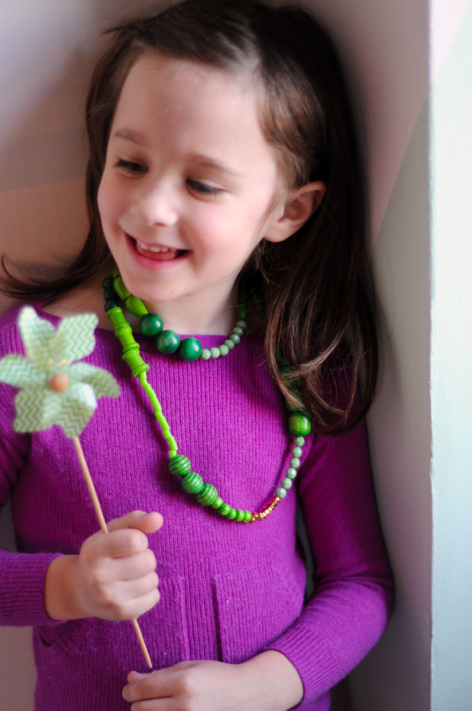 st patty's day necklace craft for kids