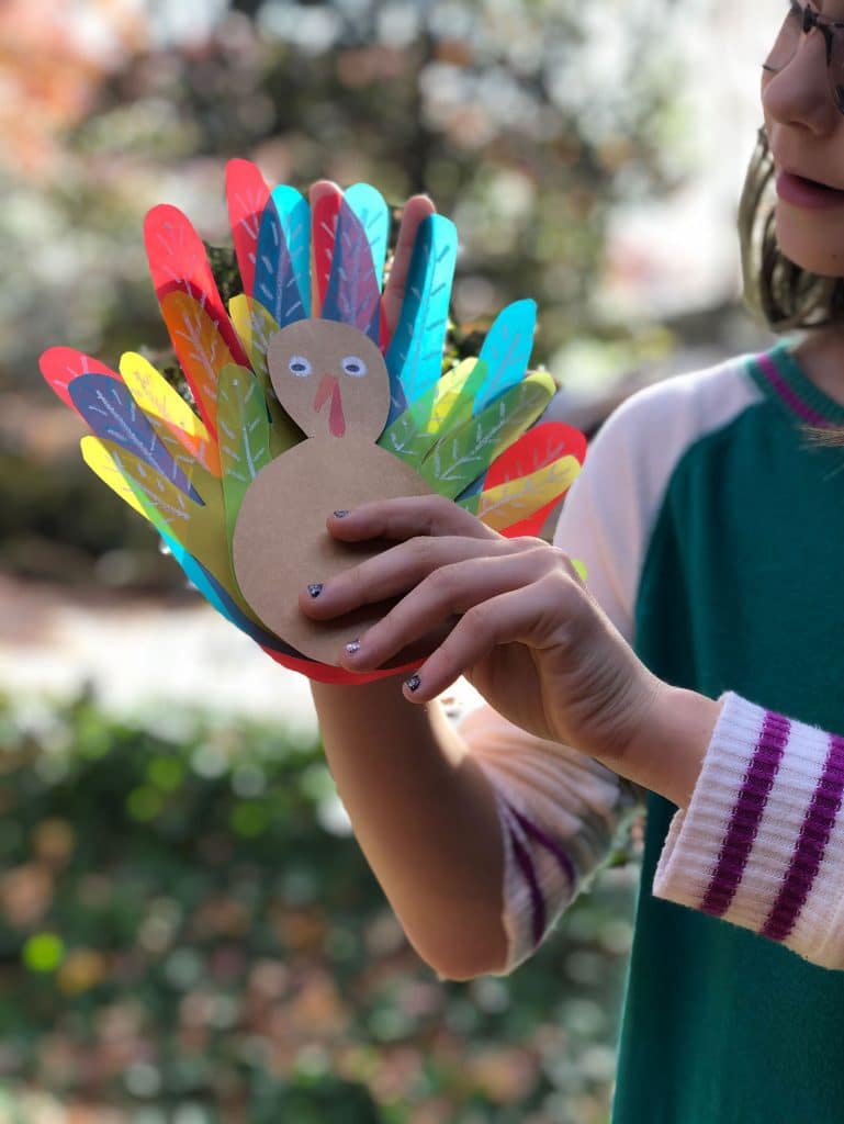 cute thanksgiving handprint turkey